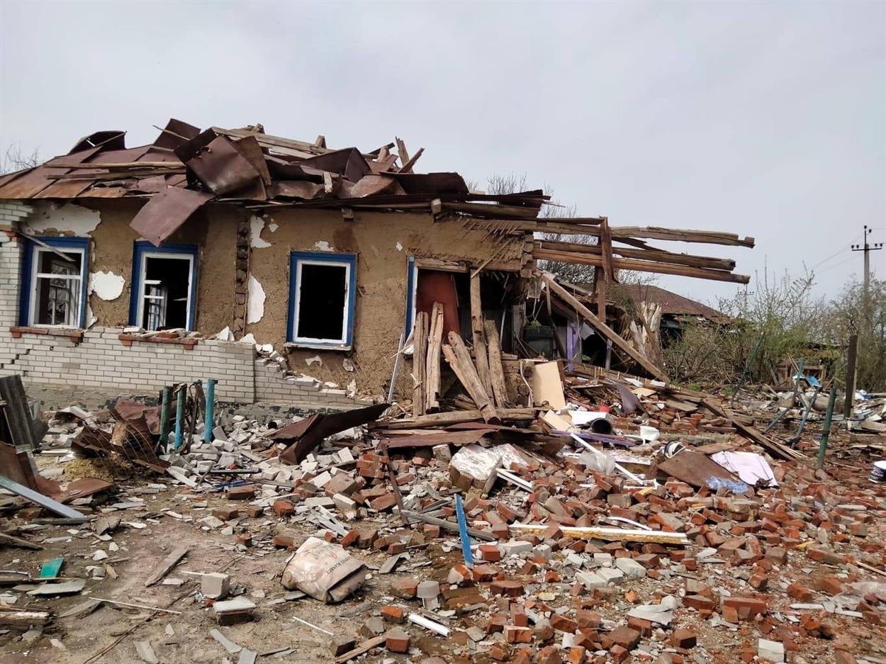 Зруйнований будинок у Тростянецькій громаді