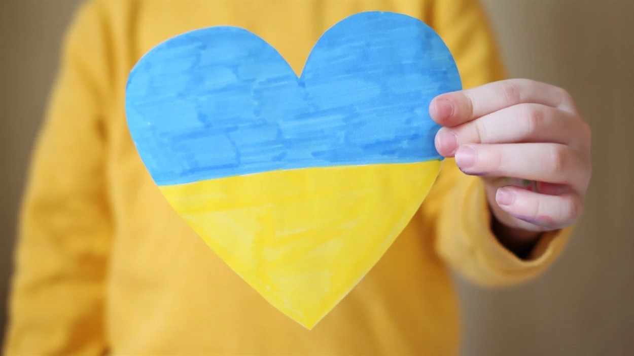 Молодь обирає українську