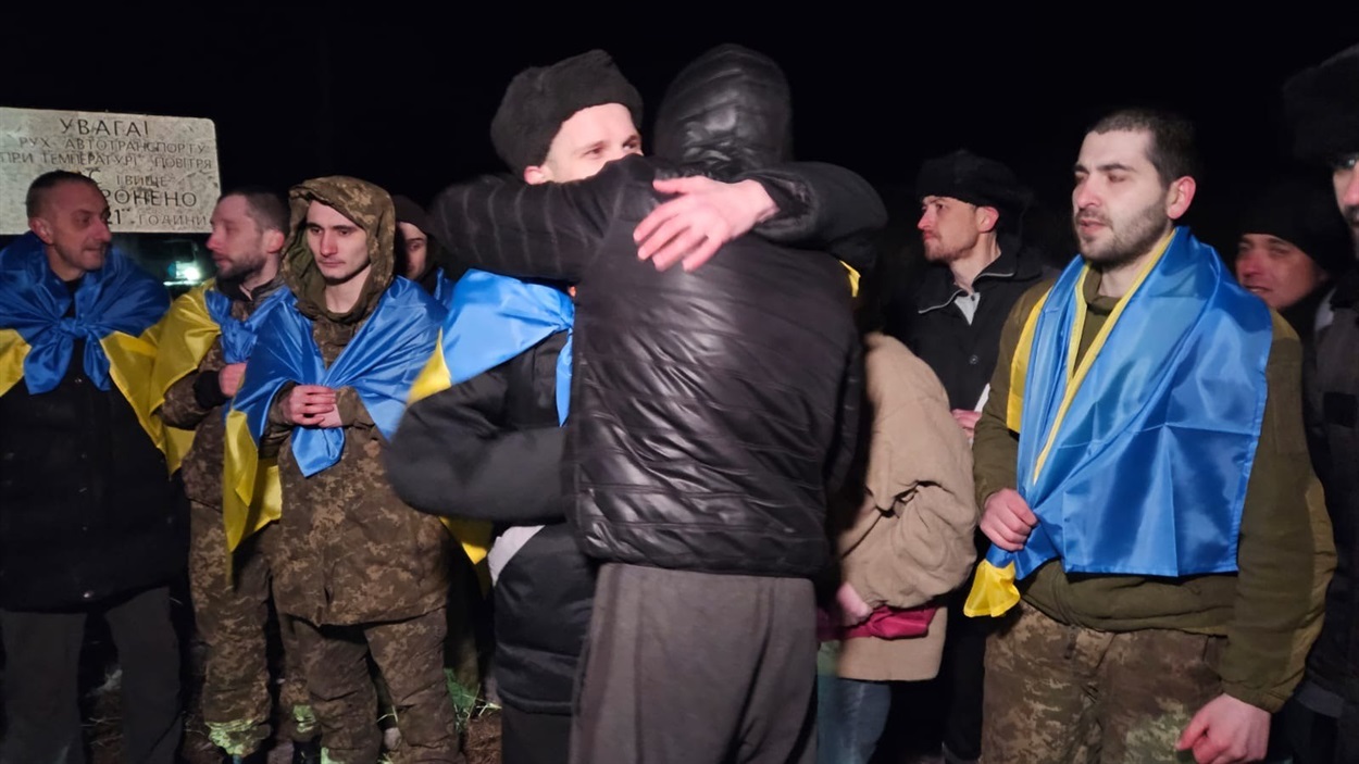 звільнені українці